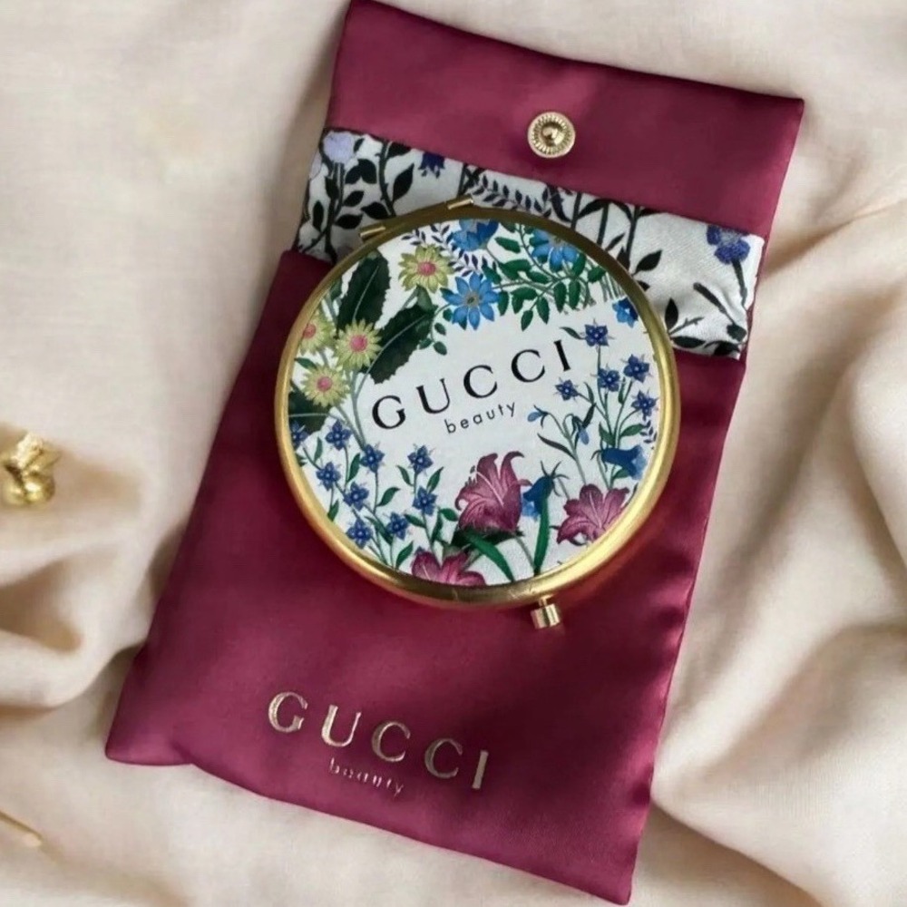 Gucci Beauty Floral Compact Mirror Gold Tone With Satin Pouch New